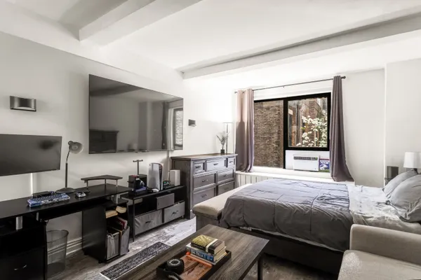 $3,500 | 235 West 102nd Street, Unit 3T | Upper West Side