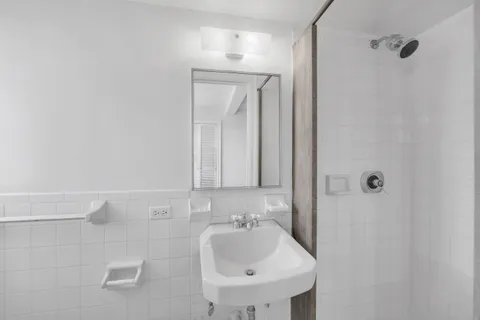 $300,000 | 5 Tudor City Place, Unit 1126 | Murray Hill