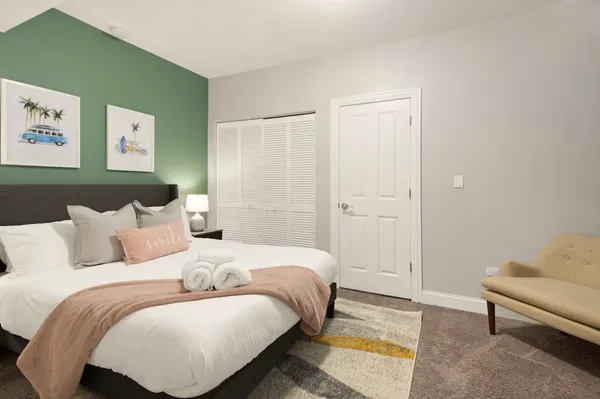 $5,000 | 1727 North Clybourn Avenue, Unit 1, Chicago, IL 60614