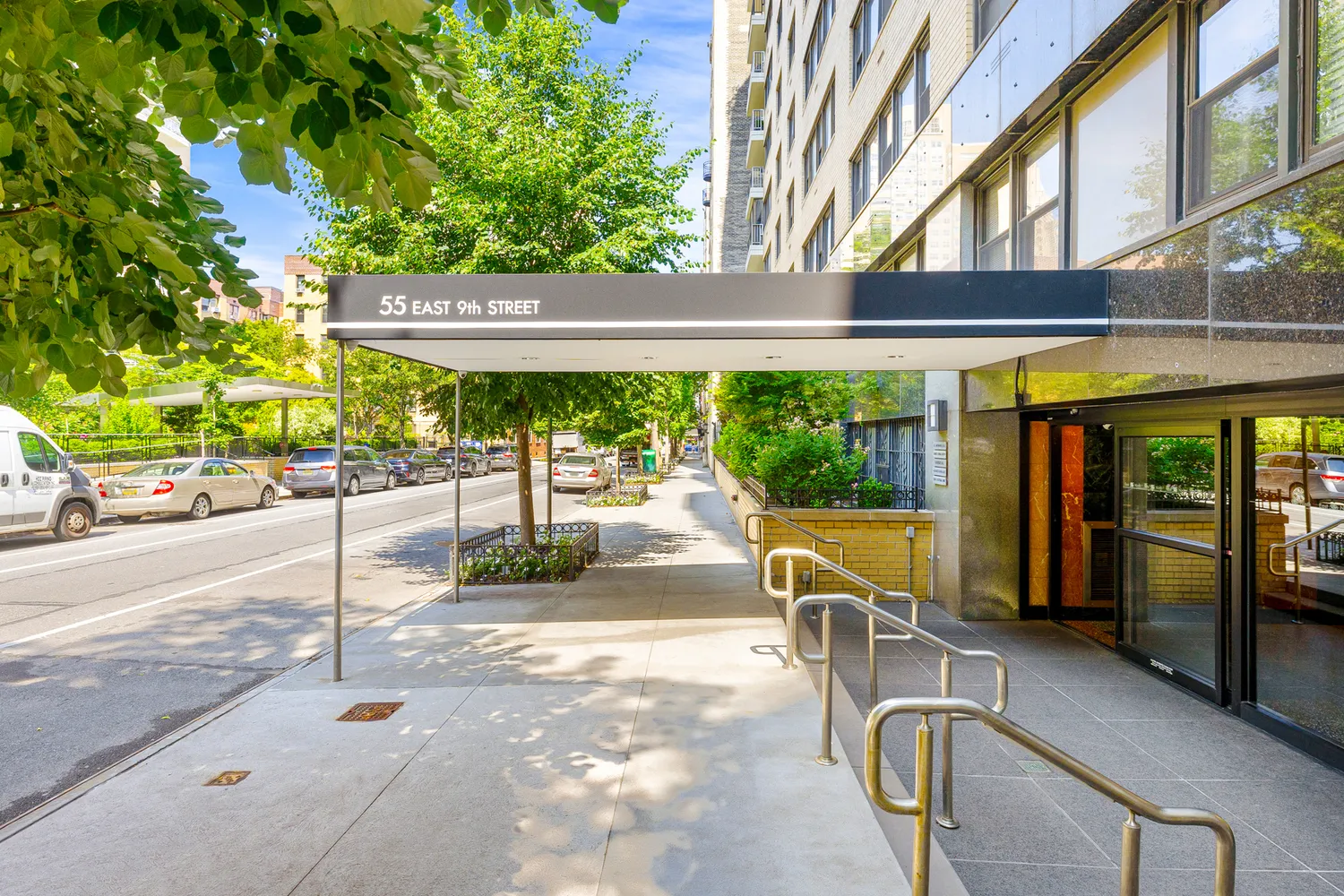 $595,000 | 55 East 9th Street, Unit 12H | Greenwich Village