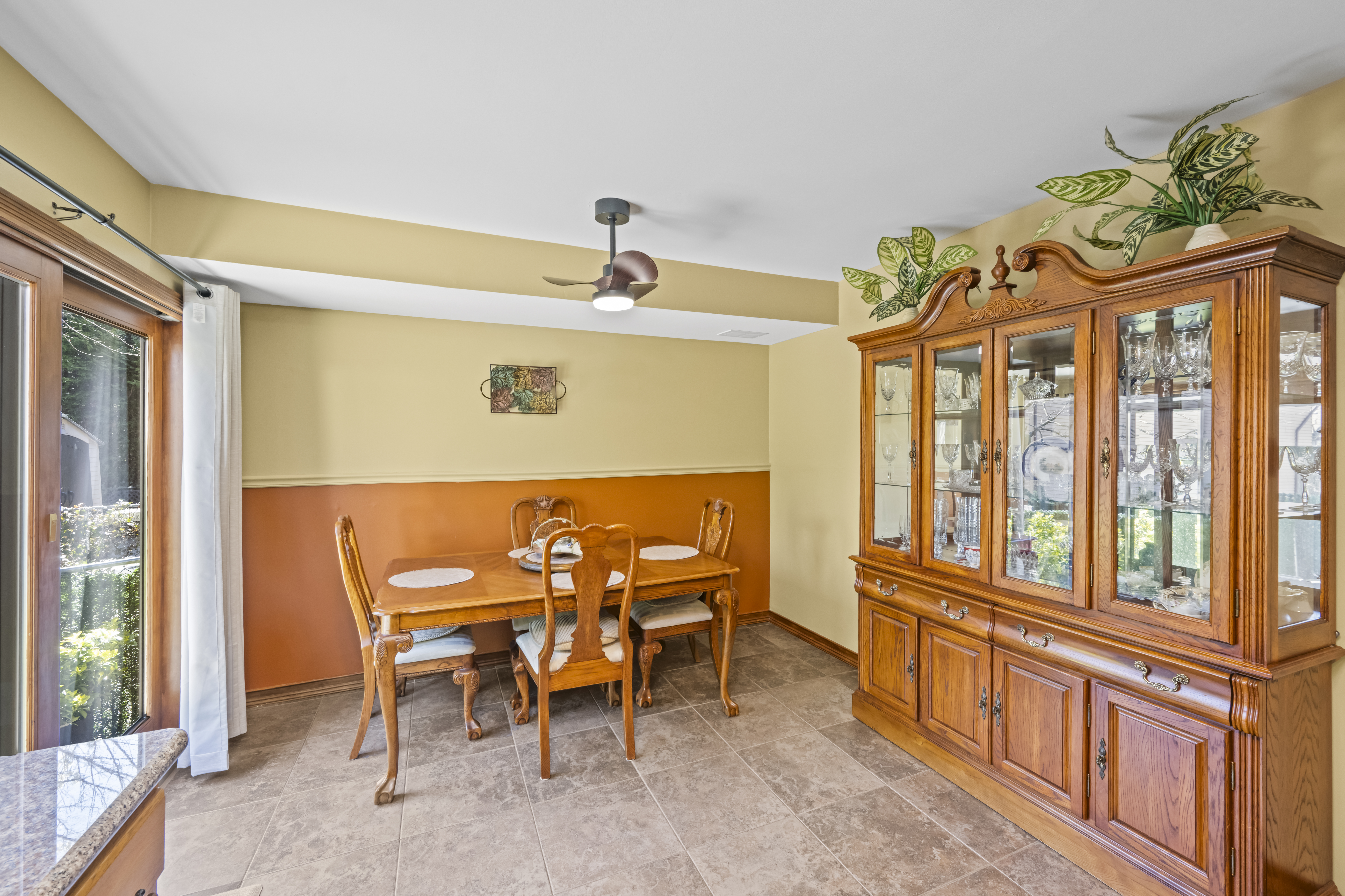 15 Hickory Circle Staten Island, NY 10312 - Photo 14 of 40 a view of a dining room with furniture window and outside view