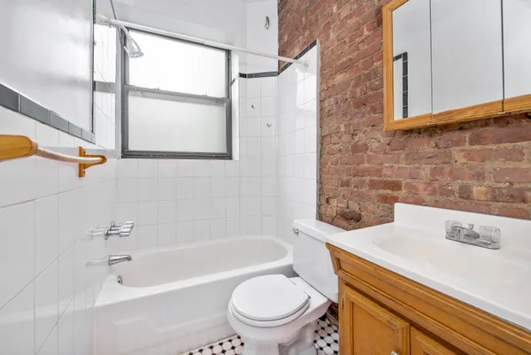 $3,200 | 309 East 95th Street, Unit 23 | Upper East Side