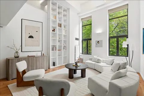 $2,250,000 | 135 West 70th Street, Unit 2E | Upper West Side