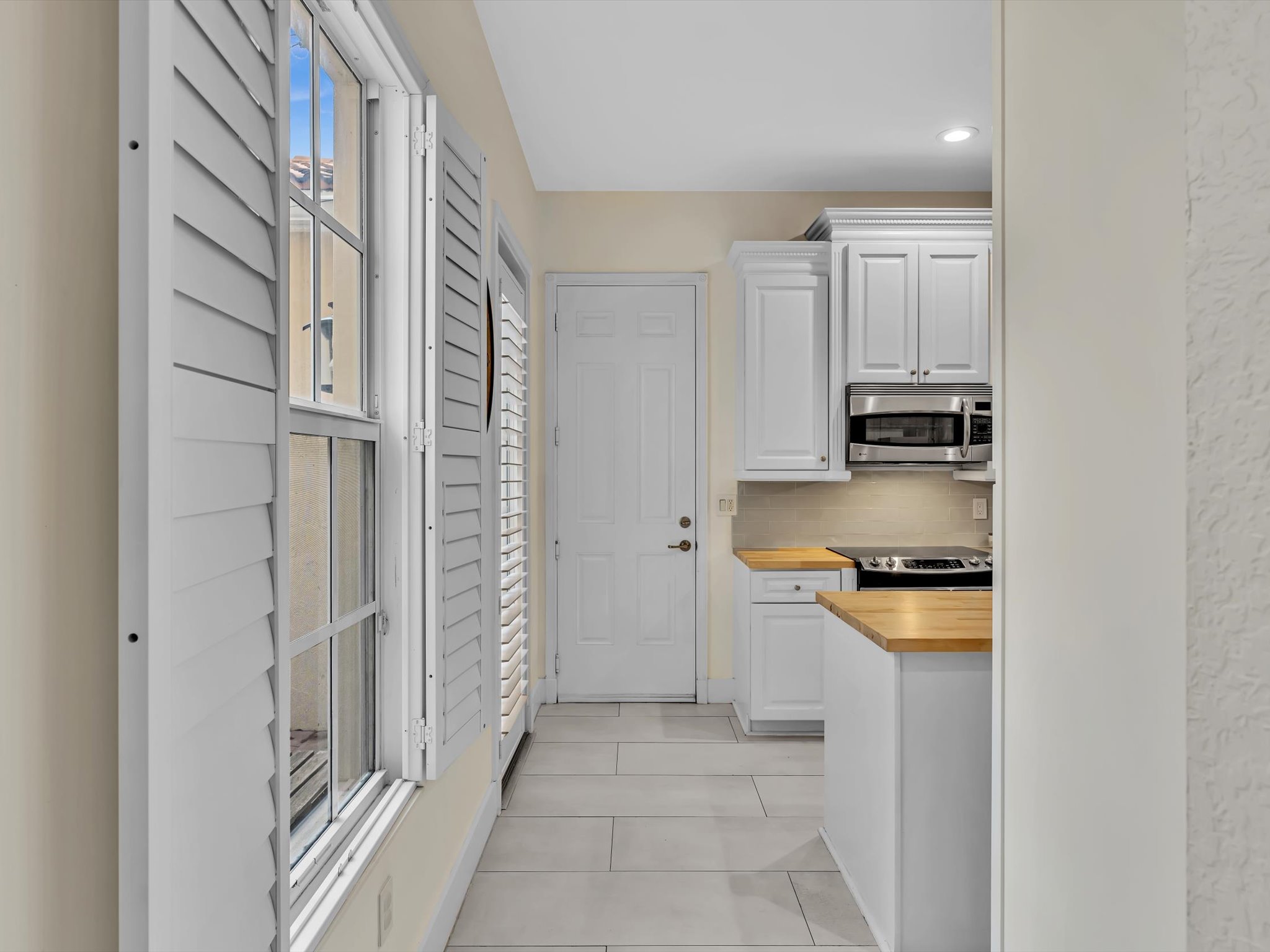790 Northwest 83rd Lane Boca Raton, FL 33487 - Photo 18 of 60 Gallery Image 18