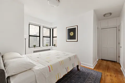 $359,000 | 300 Ocean Parkway, Unit 3P | Kensington