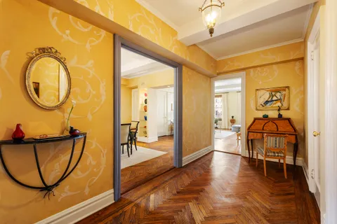 $2,500,000 | 162 East 80th Street, Unit 9B | Upper East Side