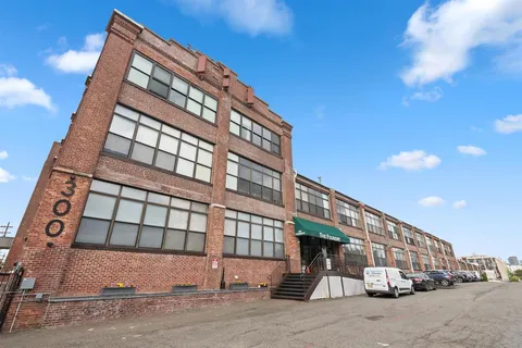 $725,000 | 300 Communipaw Avenue, Unit 154, Jersey City, NJ 07304