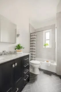 $1,295,000 | 76 Remsen Street, Unit 6B | Brooklyn Heights