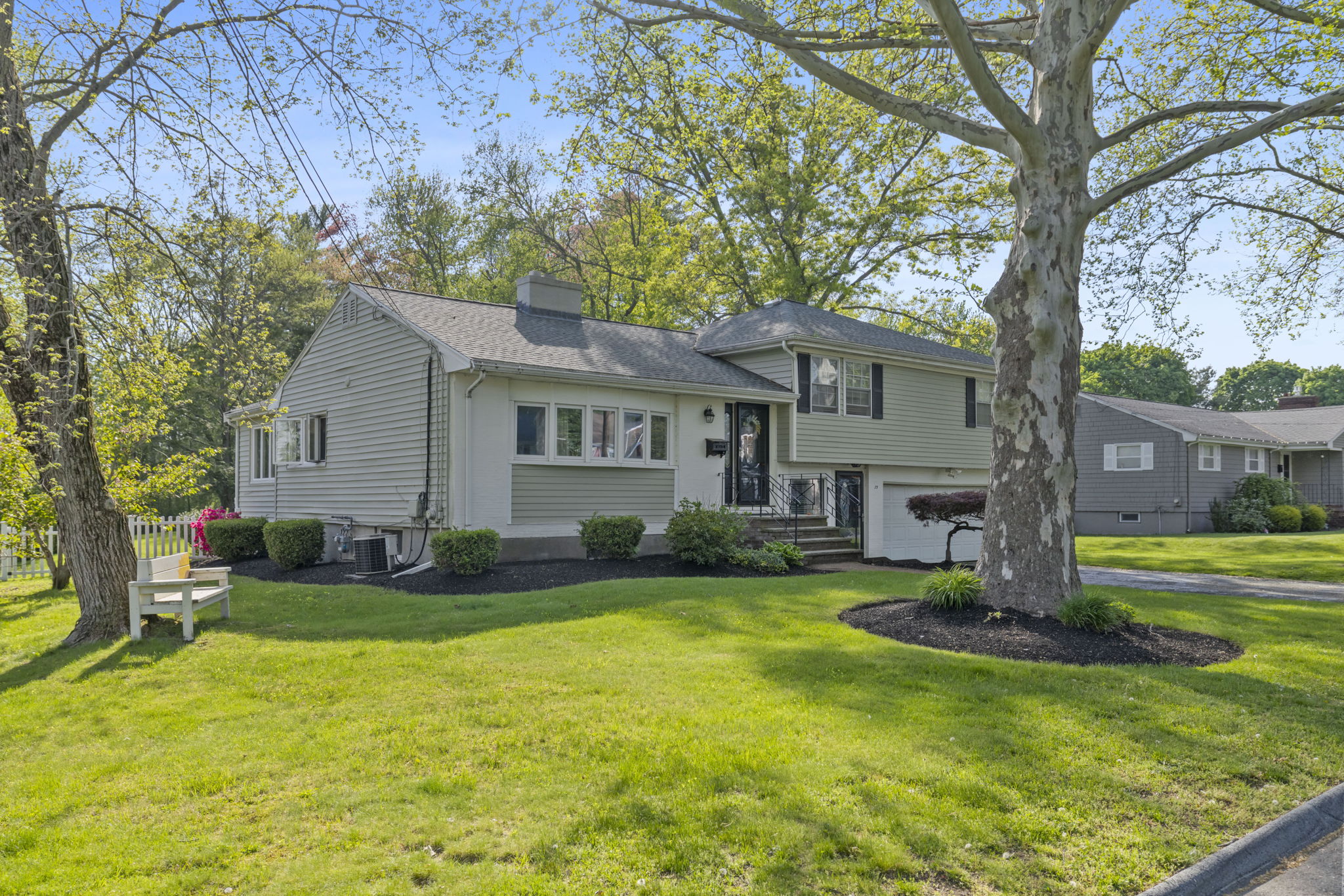 75 Perry Avenue Lynnfield, MA 01940 - Photo 2 of 8