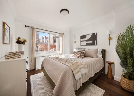 $815,000 | 201 West 21st Street, Unit 5J | Chelsea