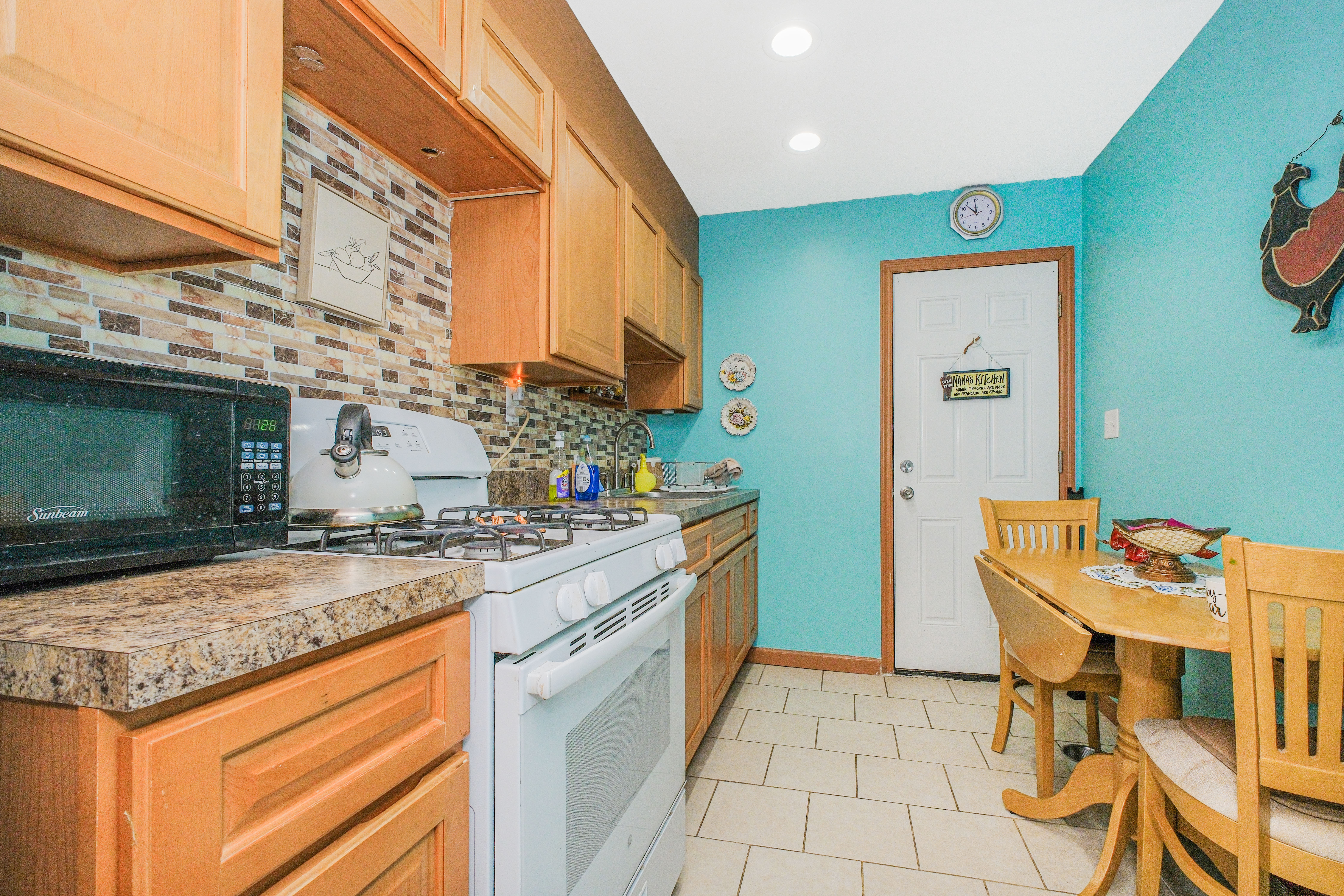 232 Hawthorne Avenue Staten Island, NY 10314 - Photo 11 of 21