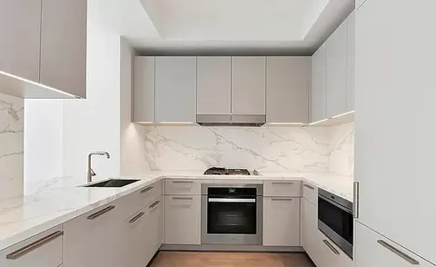 $2,250,000 | 305 East 51st Street, Unit 14F | Midtown East