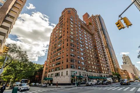 $1,150,000 | 400 East 85th Street, Unit 15F | Upper East Side