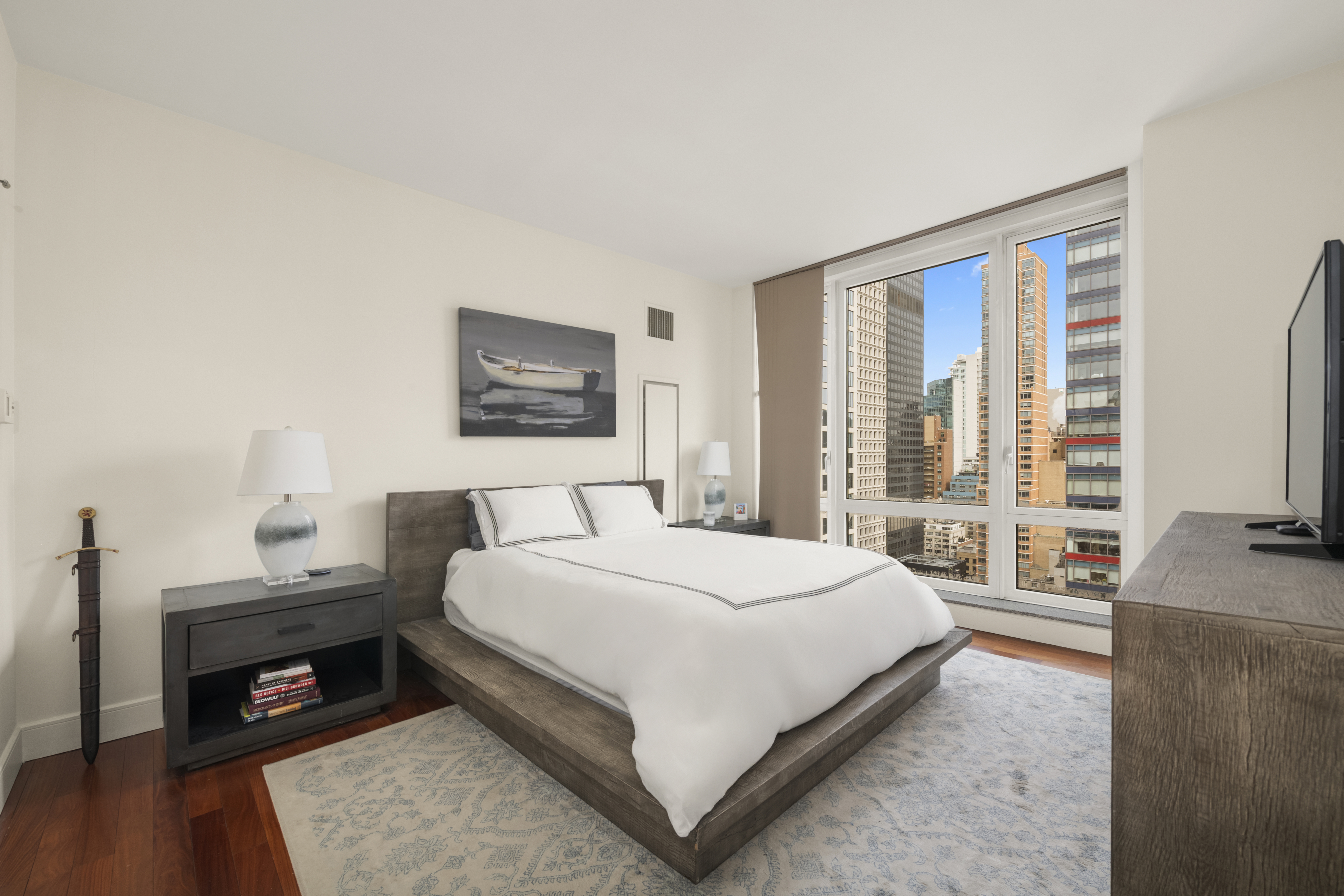 250 East 53rd Street, Unit 2702 Manhattan, NY 10022 - Photo 4 of 15
