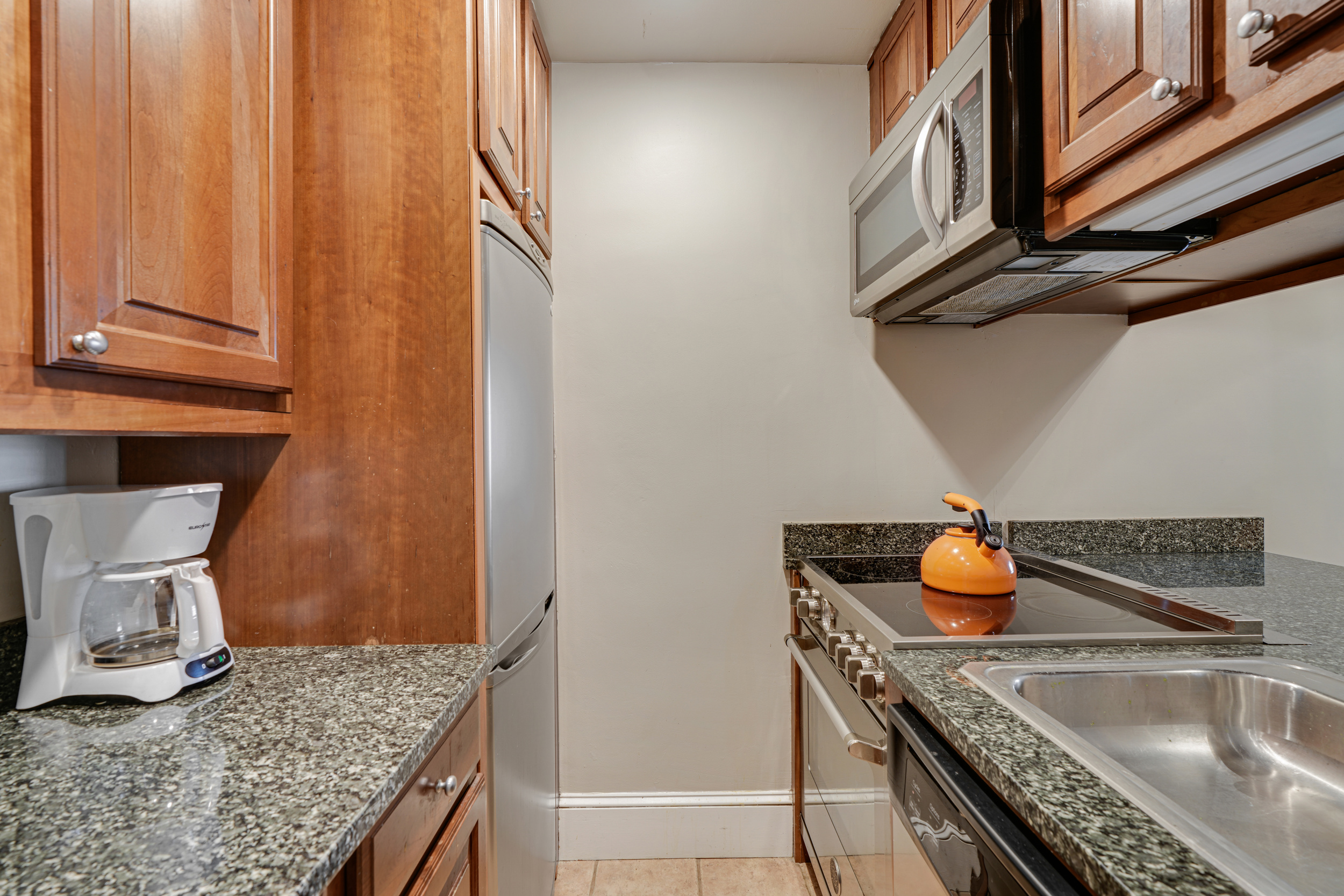 20 West 72nd Street, Unit 704 Manhattan, NY 10023 - Photo 8 of 21