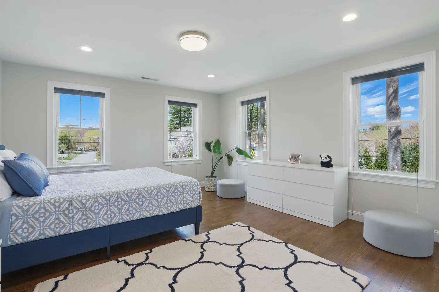 Contact Agent | 186 Concord Road, Bedford, MA 01730