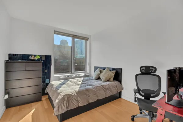 $1,950,000 | 49 North 8th Street, Unit 6E | Williamsburg