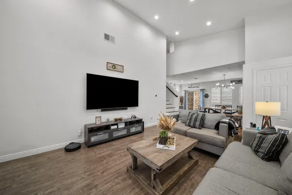 $769,000 | 28341 Willow Court, Santa Clarita, CA 91350