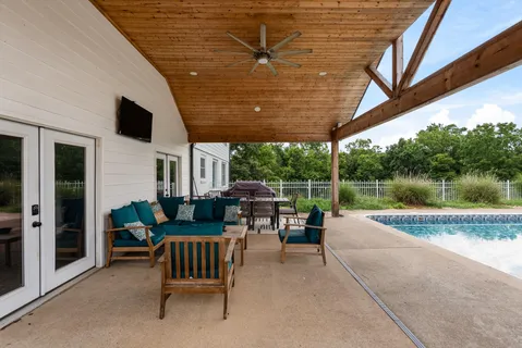 $924,900 | 459 Bowling Branch Road, Cottontown, TN 37048