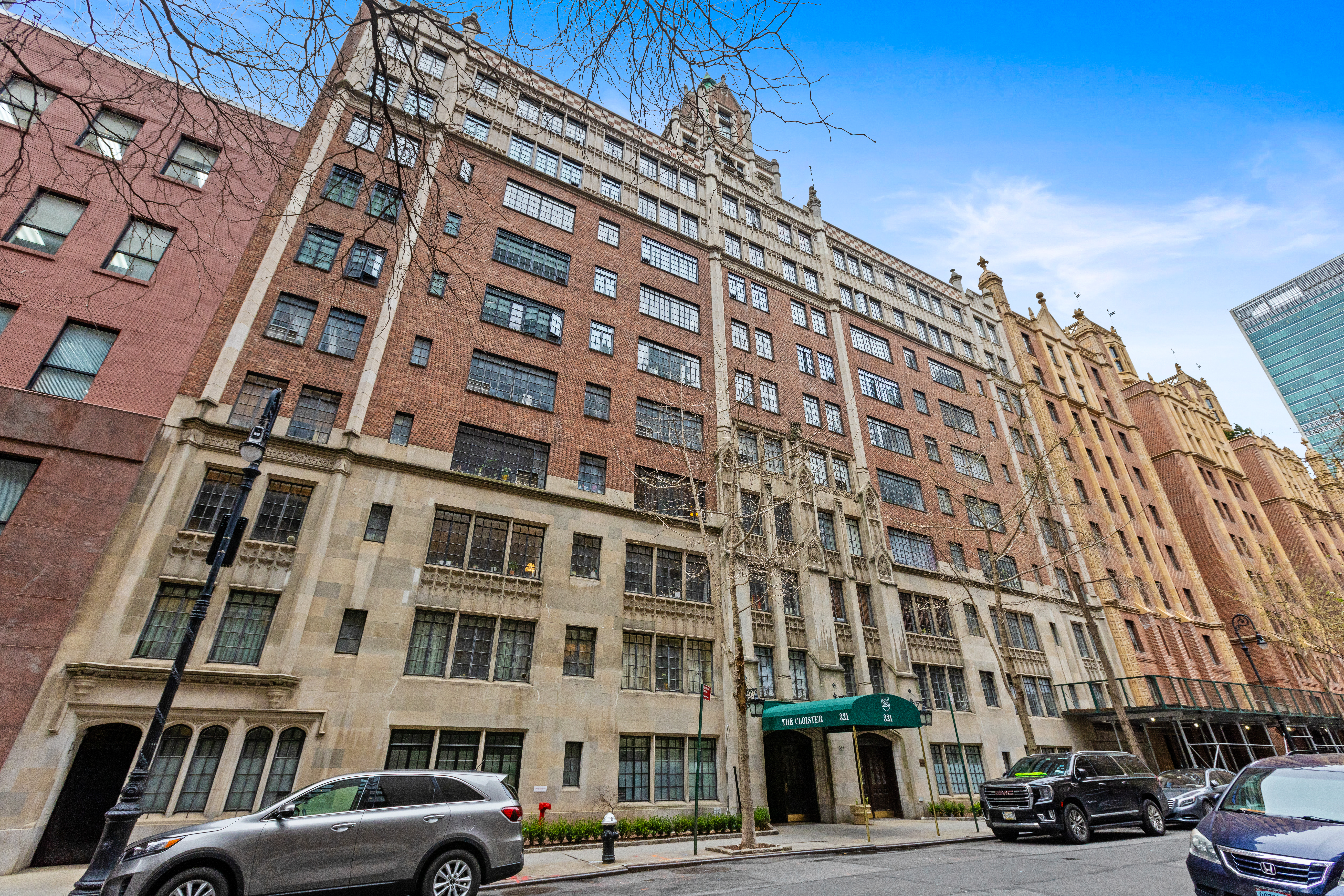 321 East 43rd Street, Unit 812 Manhattan, NY 10017 - Photo 10 of 11