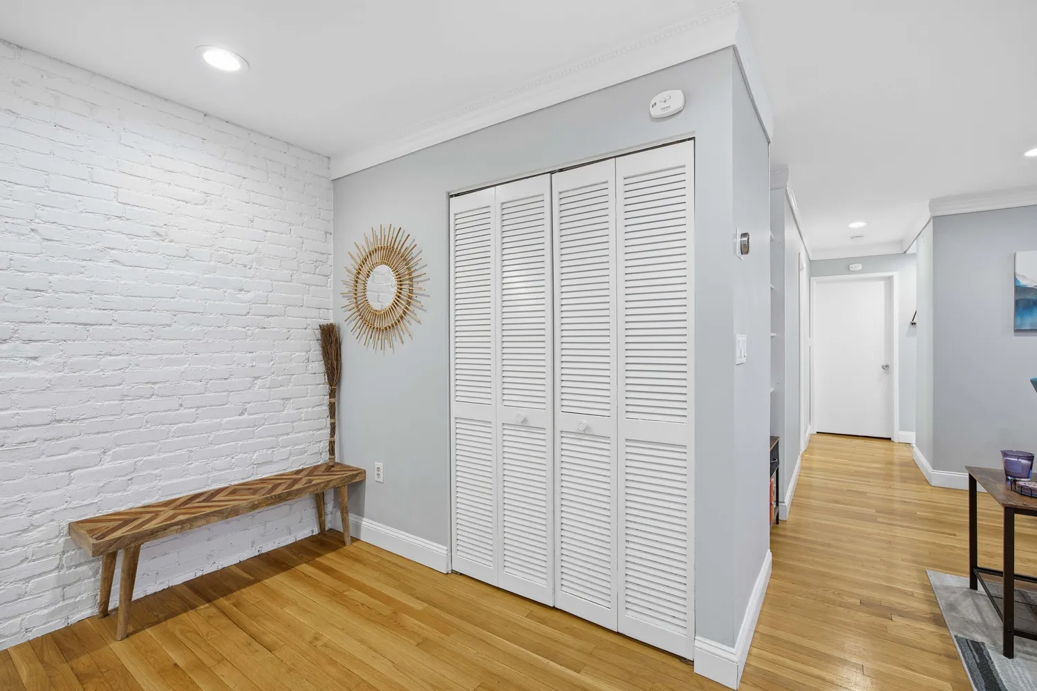 $925,000 | 96 Gainsborough Street, Unit 205W, Boston, MA 02115