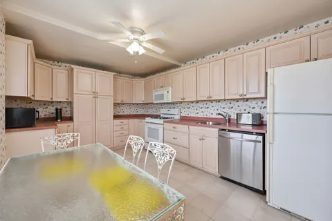 $485,000 | 5301 Westbard Circle, Unit 334, Bethesda, MD 20816