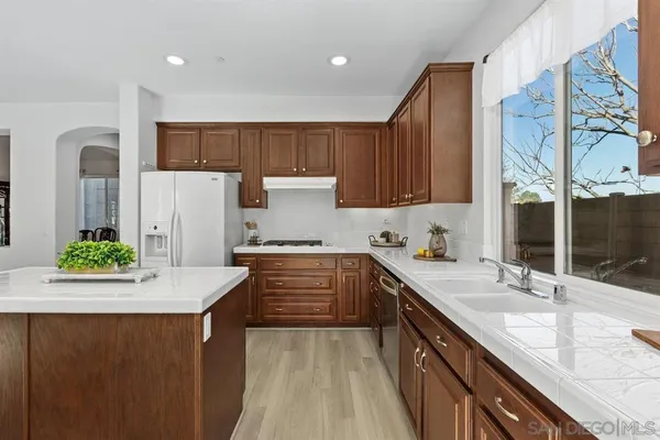$1,395,000 | 475 Taylor Drive, Oceanside, CA 92056