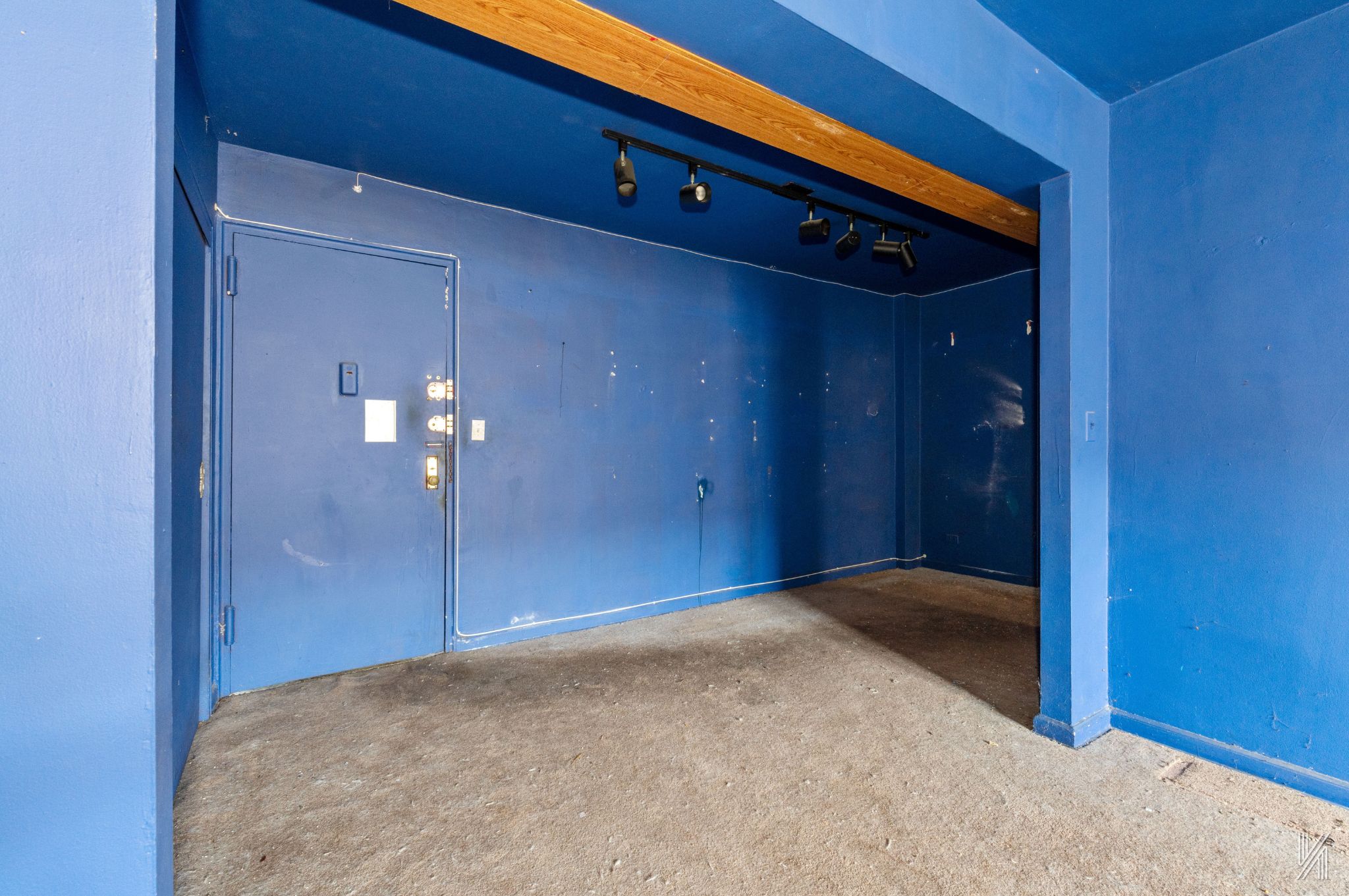33-04 91st Street, Unit 5L Queens, NY 11372 - Photo 7 of 17 a view of a room with a mirror