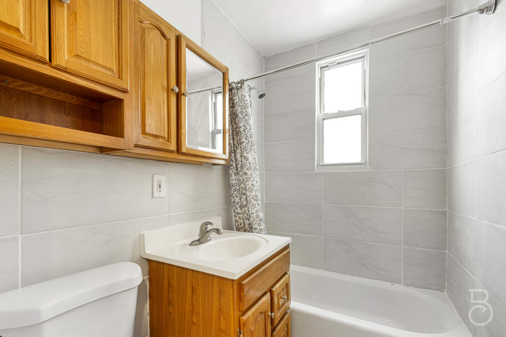 37-01 20th Road Queens, NY 11105 - Photo 12 of 19