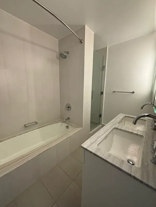 $8,895 | 101 West 55th Street, Unit 711 | Midtown Central