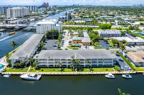 $389,000 | 2881 Northeast 32nd Street, Unit 220, Fort Lauderdale, FL 33306