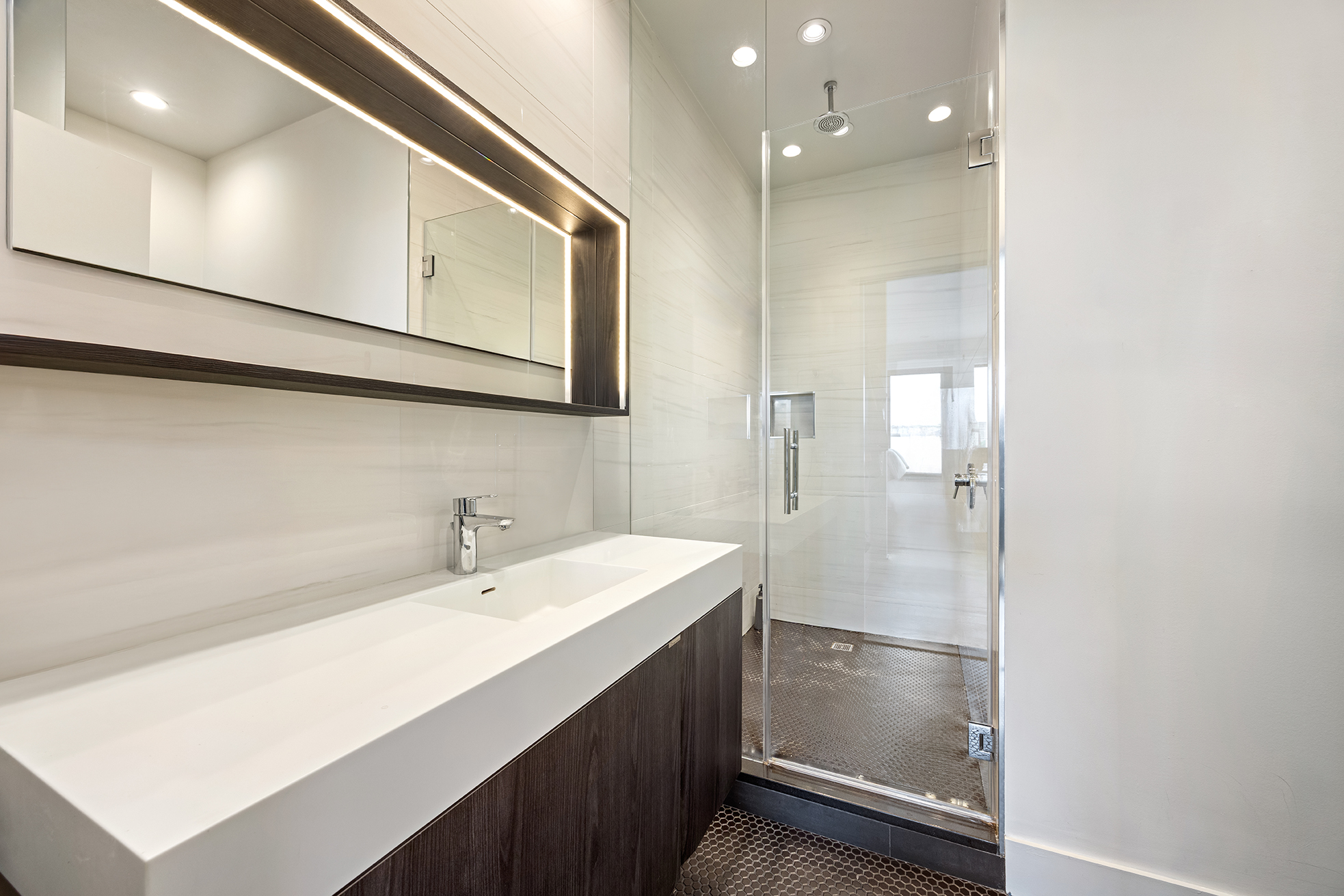 650 Metropolitan Avenue, Unit PH5 Brooklyn, NY 11211 - Photo 10 of 14