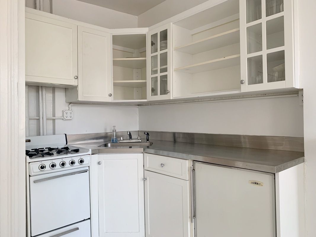 86 Horatio Street, Unit 3B Manhattan, NY 10014 - Photo 3 of 5