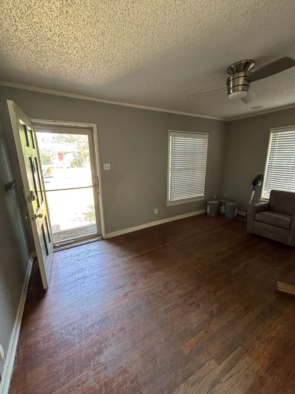 4252 South Cresthaven Road Dallas, TX 75209 - Photo 3 of 15