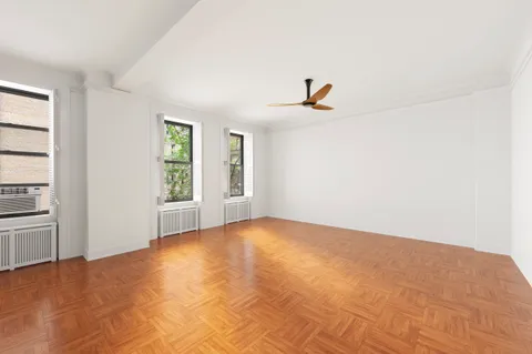 $2,195,000 | 176 West 87th Street, Unit 2B | Upper West Side