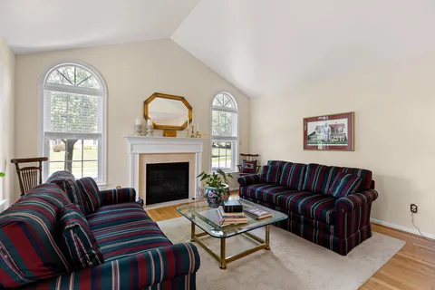 $565,000 | 115 LYNTHWAITE Farm Lane, Wilmington, DE 19803