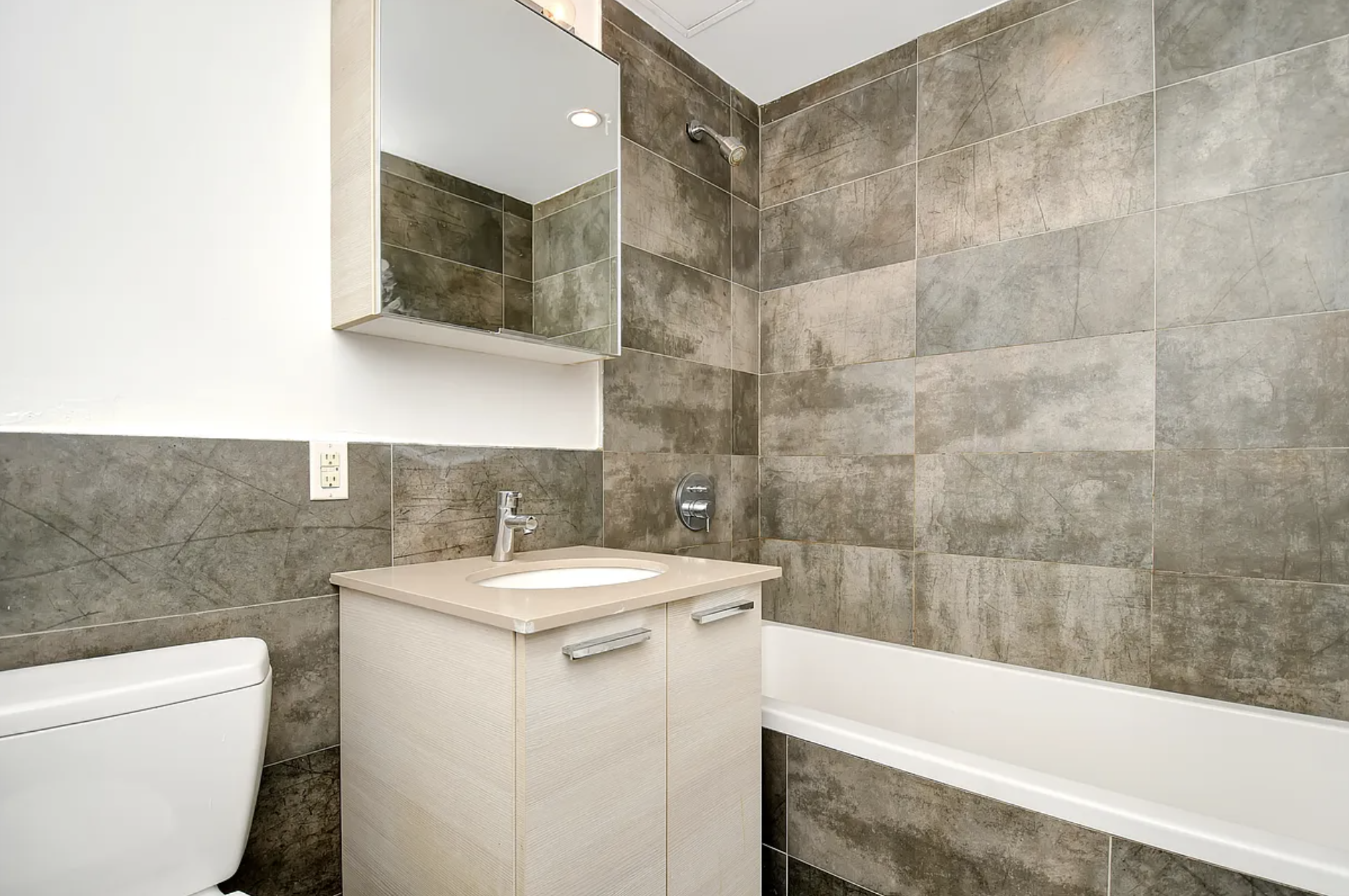 281 Union Avenue, Unit 3F Brooklyn, NY 11211 - Photo 5 of 9