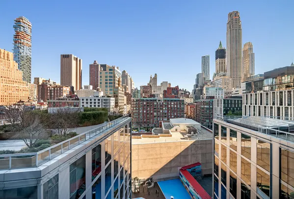 $7,500 | 200 Chambers Street, Unit 9F | TriBeCa
