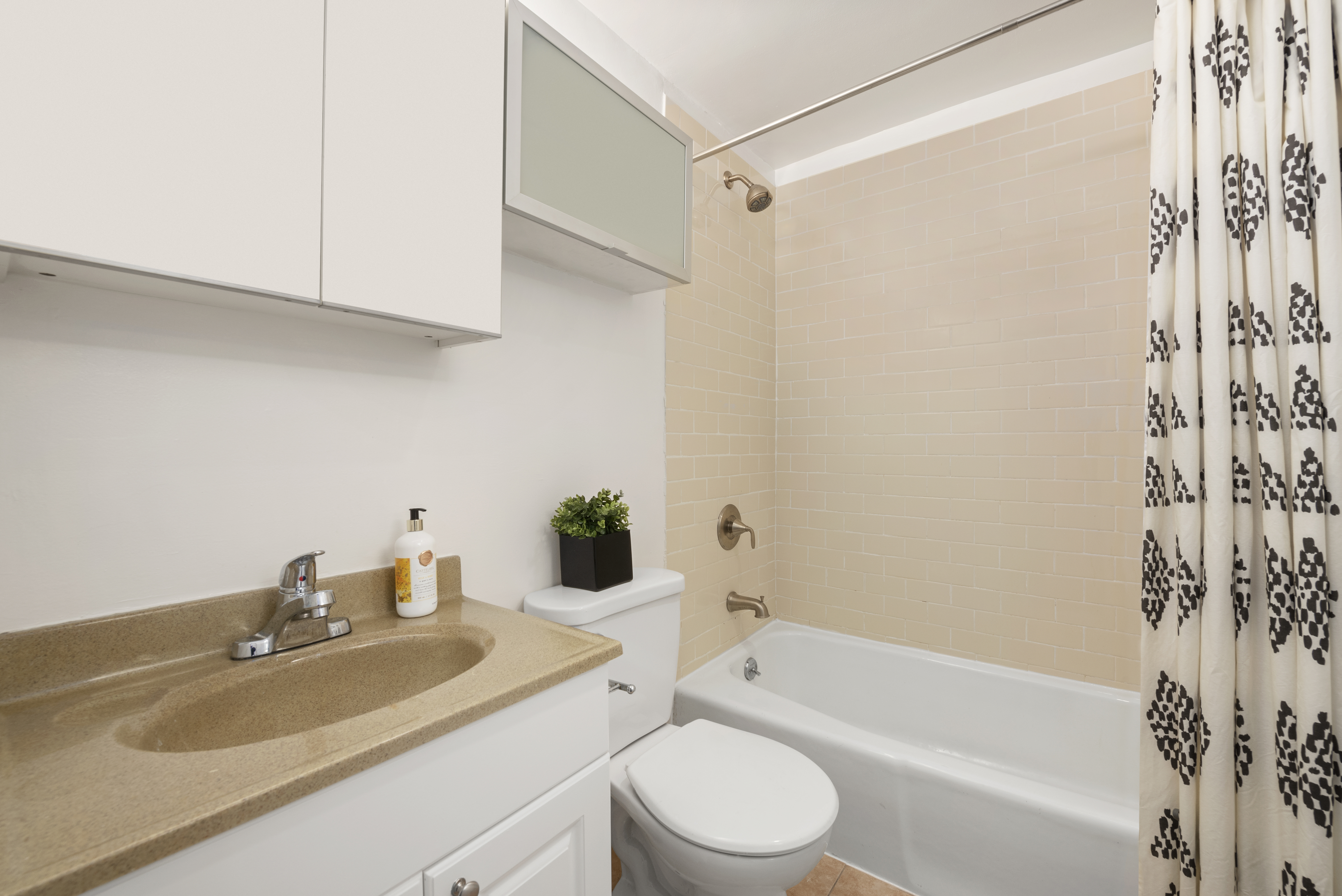 214 Avenue A, Unit 1F Manhattan, NY 10009 - Photo 6 of 7