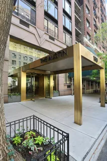 $2,550,000 | 130 West 79th Street, Unit 17A | Upper West Side