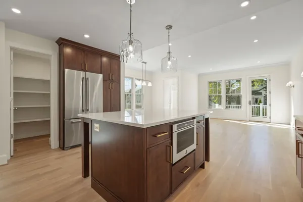 $2,195,000 | 22 West Spring Street, Alexandria, VA 22301