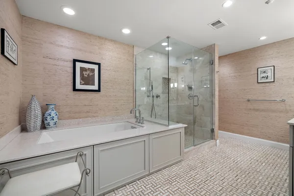 $995,000 | 1702 North Park Drive, Unit 25, Wilmington, DE 19806