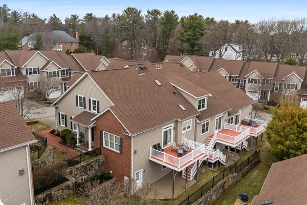 $949,000 | 900 Lynnfield Street, Lynnfield, MA 01940