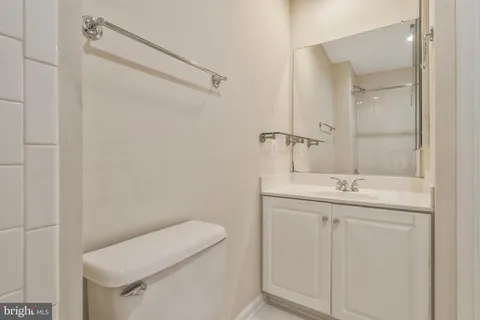 $925,000 | 8847 Ashgrove House Lane, Vienna, VA 22182
