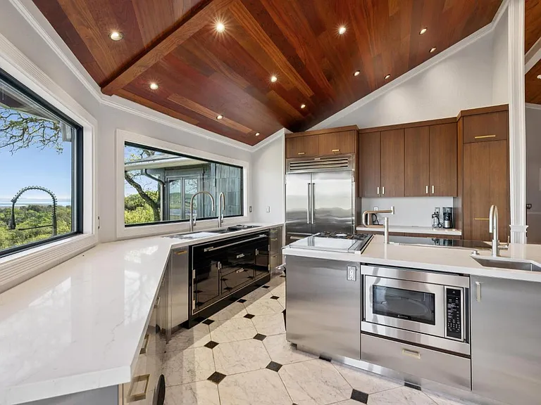 160 Crest Road Novato, CA 94945 - Photo 19 of 66