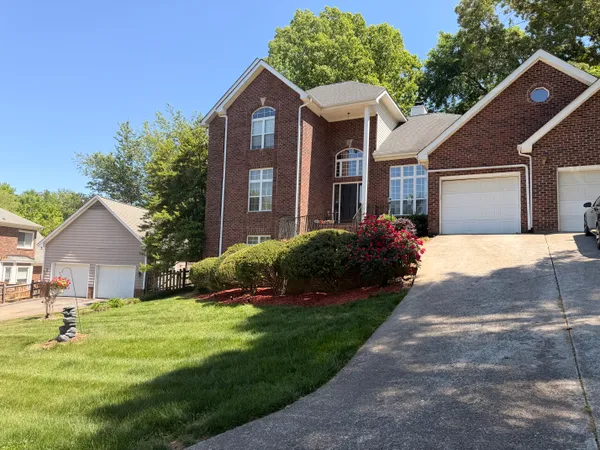 $530,000 | 9111 Brocklehurst Lane, Charlotte, NC 28215