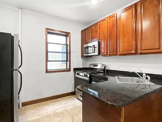 208 West 140th Street, Unit 11 Manhattan, NY 10030 - Photo 2 of 9