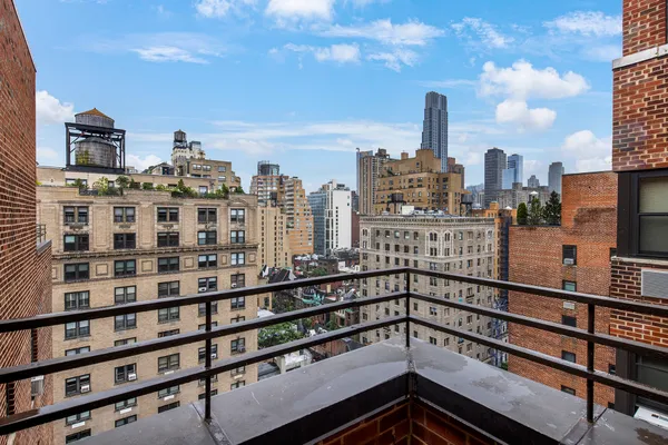 $585,000 | 11 Riverside Drive, Unit 17E | Upper West Side