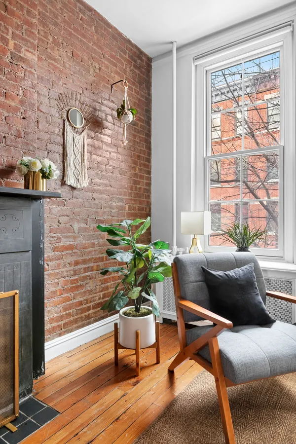 $750,000 | 98 Luquer Street, Unit 2R | Carroll Gardens