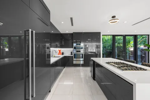 $4,950,000 | 3770 Kumquat Avenue, Miami, FL 33133